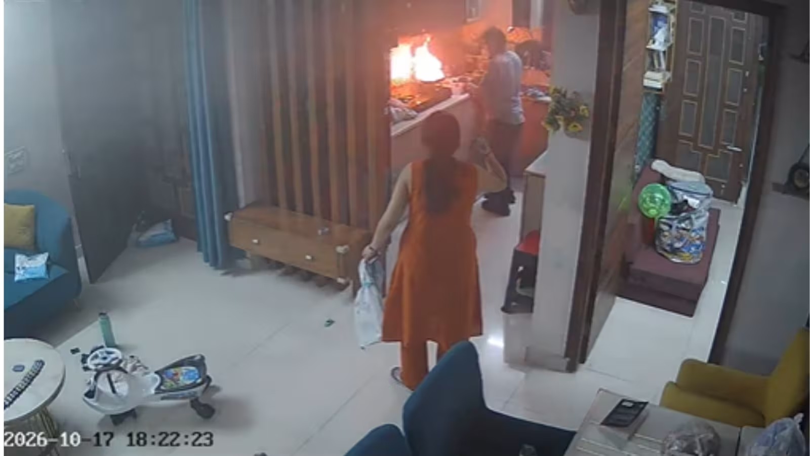 Delhi Delivery Agent Helps Woman Control Kitchen Fire, Viral CCTV Video Wins Hearts